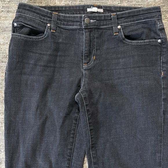 Eileen Fisher - size 8 - Classic Black Women's Jeans - cropped - Picture 2 of 7
